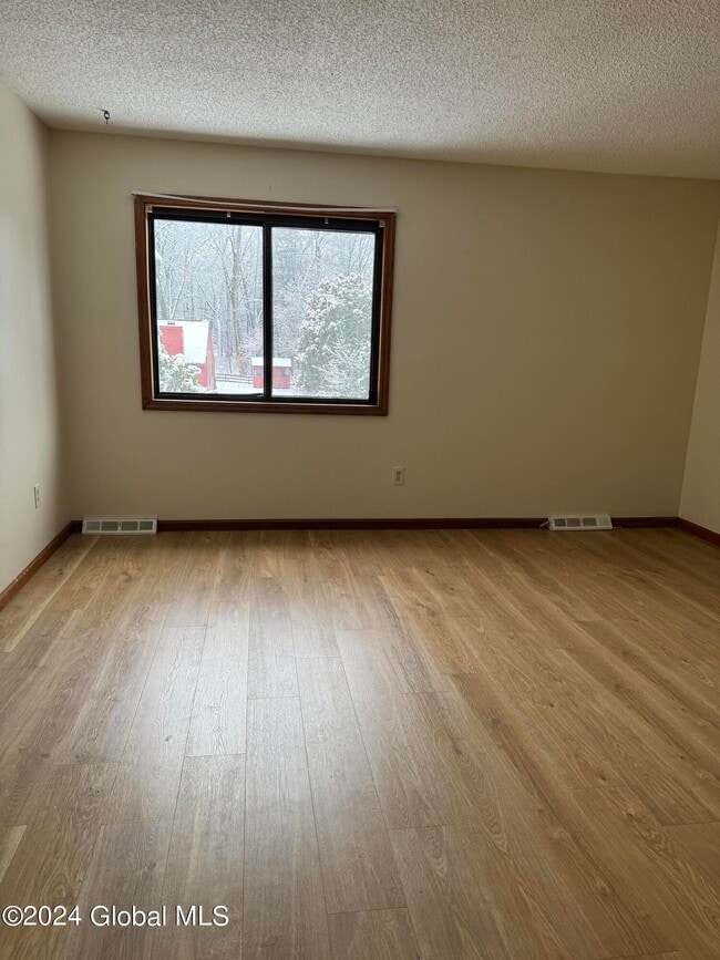 Building Photo - 103 Stone Ridge Ct
