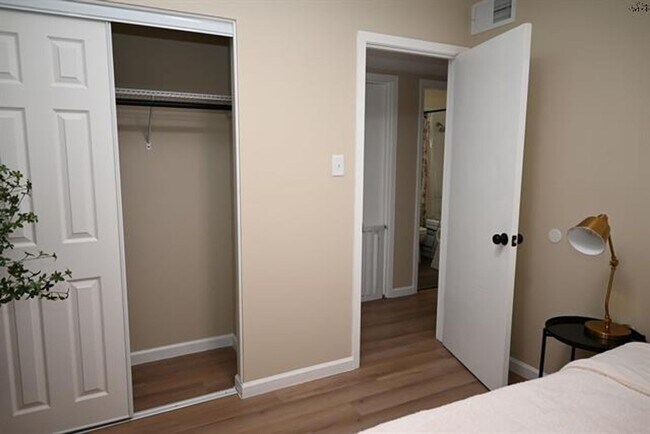Building Photo - Spacious 4 Bedroom Brick Home Near Sheppard AFB with Fenced Backyard