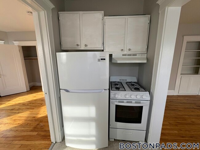 Building Photo - 2 Kingsley Terrace