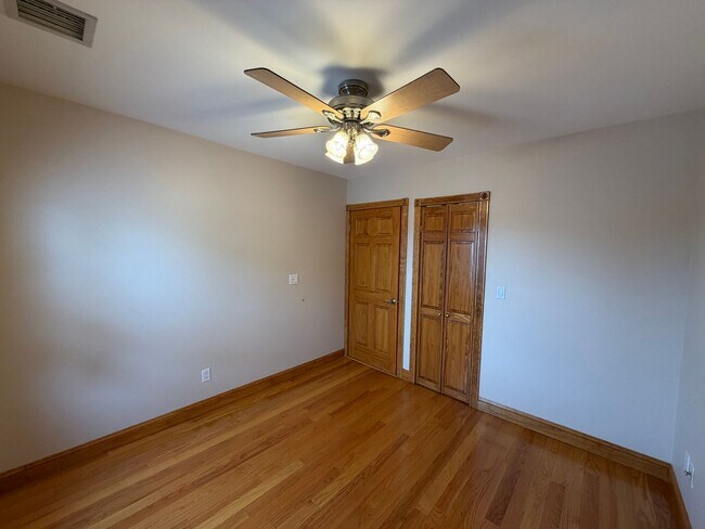 Building Photo - 35-37 John St