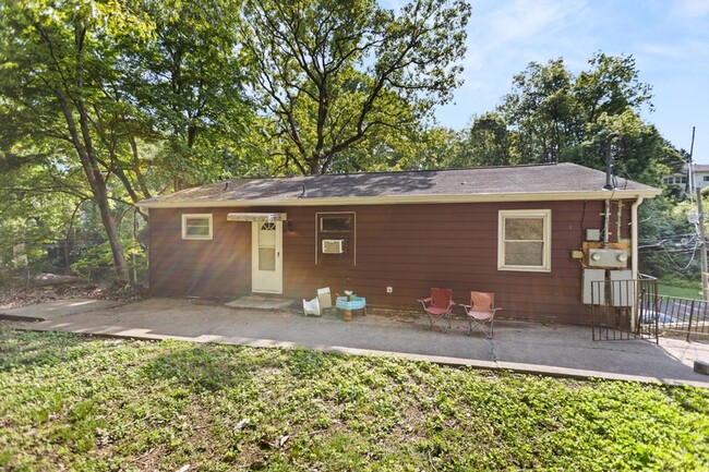 Primary Photo - 5808 Fountain Rd