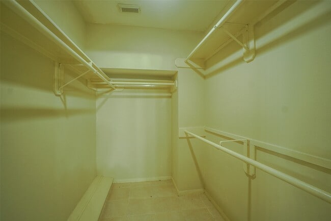 Building Photo - 5602 Whisper Ridge Dr