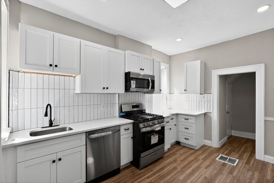 Building Photo - 4152 Delmar Blvd