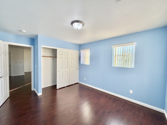 Building Photo - 2952 Jacaranda Dr