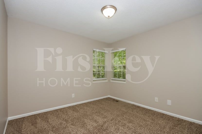 Building Photo - 2935 Canary Ct