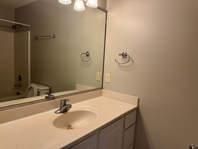 Building Photo - Sweet Home in Tucker Creek Estates