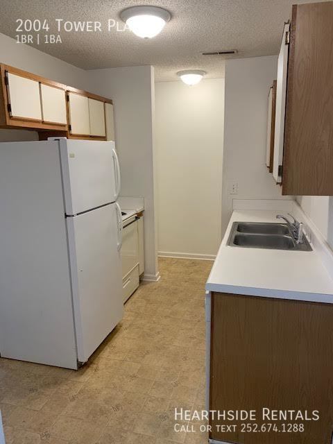 Building Photo - 2004 Tower Pl