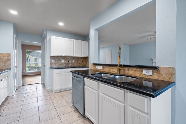 Building Photo - 22730 Tara Way Dr