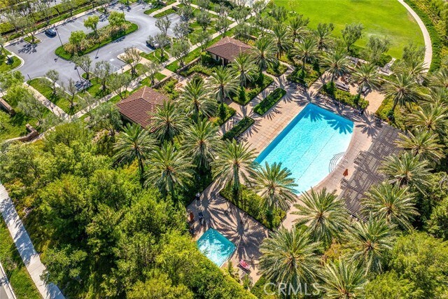 Building Photo - 77 English Saddle