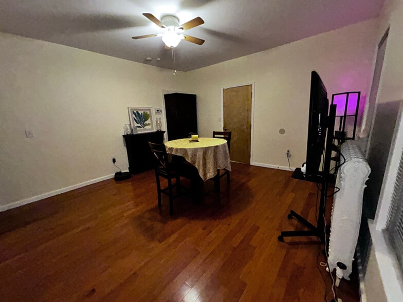 Building Photo - 34 Franklin St