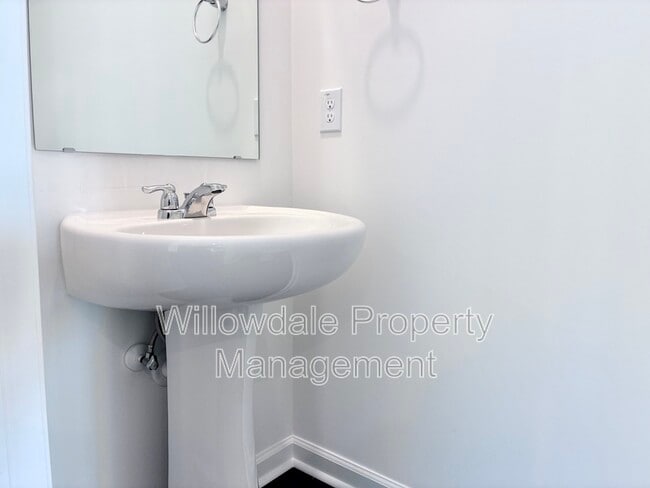 Building Photo - 2300 Oakwood Mdws Ct