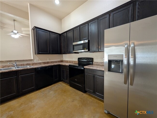 Building Photo - 208 Anne Louise Dr