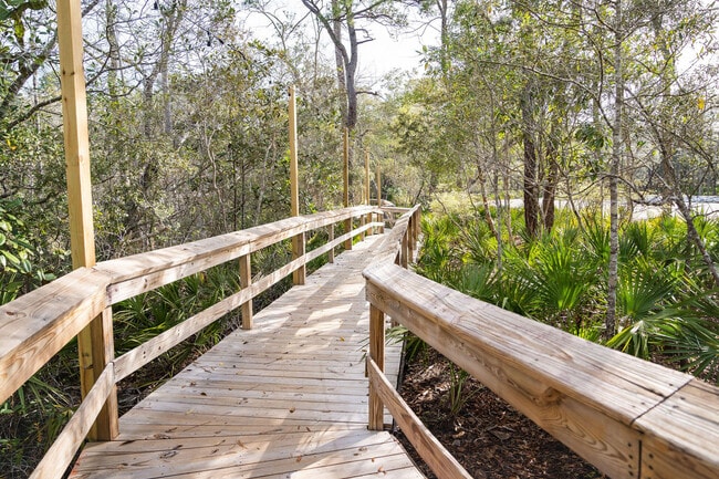 Building Photo - 345 Polaris Pl