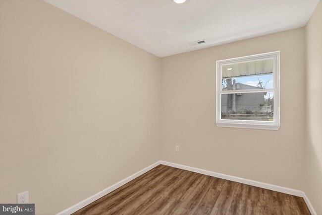 Building Photo - 1102 Evergreen Blvd