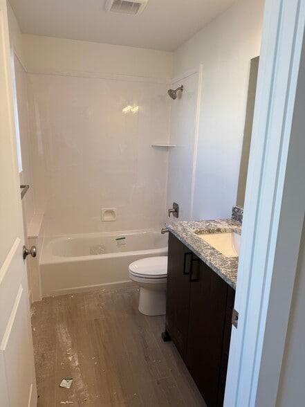 Building Photo - 2070 N 325 E