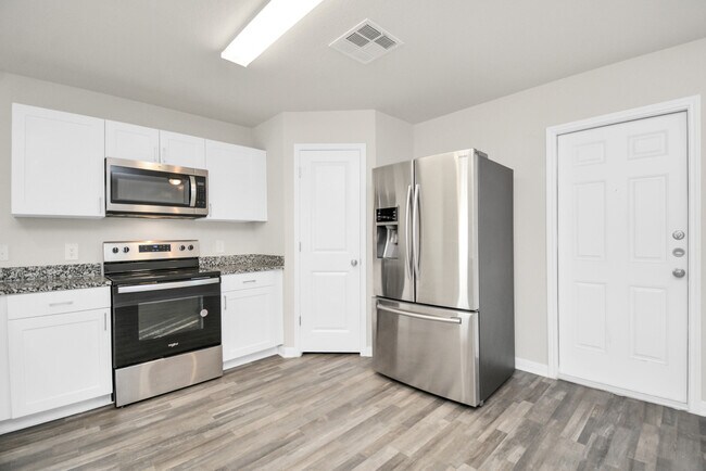 Building Photo - 15665 Briar Frst Dr