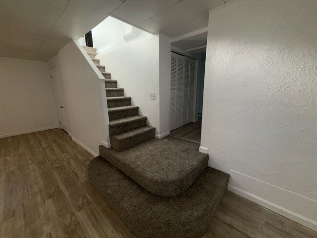 Building Photo - Charming Remodeled Bungalow Near Downtown ...