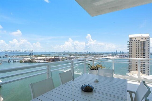 Building Photo - 900 Brickell Key Blvd