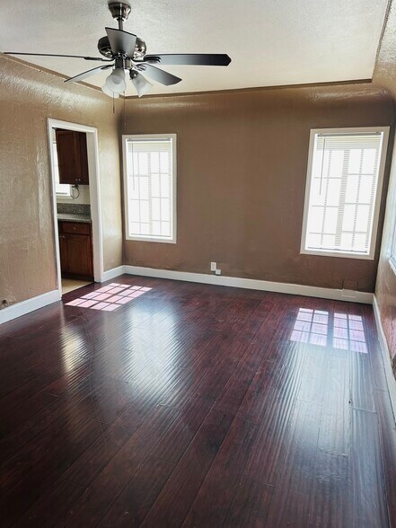 Building Photo - 13152 Westlake St