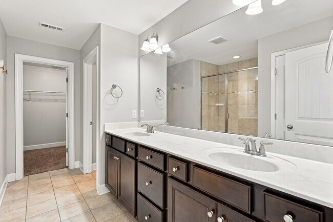 Building Photo - 4708 Venito St