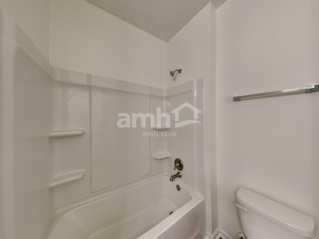 Building Photo - 3021 Golf Creek