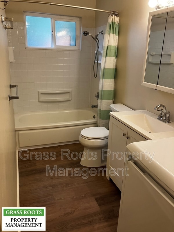 Building Photo - 1267 Live Oak Ln