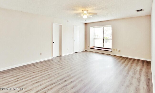 Building Photo - 8371 Cross Timbers Dr E