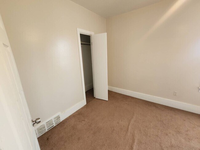 Building Photo - 4629 Storer Ave