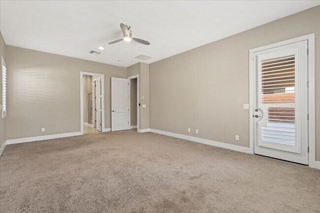 Building Photo - Lovely Home!