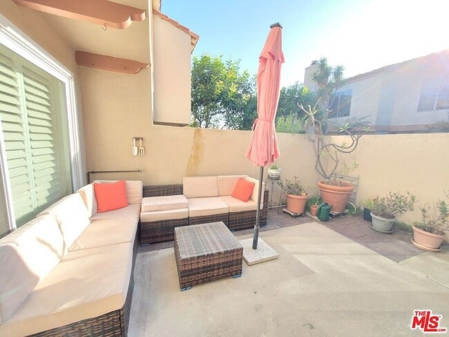 Building Photo - 3508 Del Amo Blvd