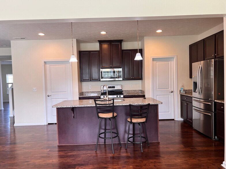 Building Photo - 2758 Unbridled Way