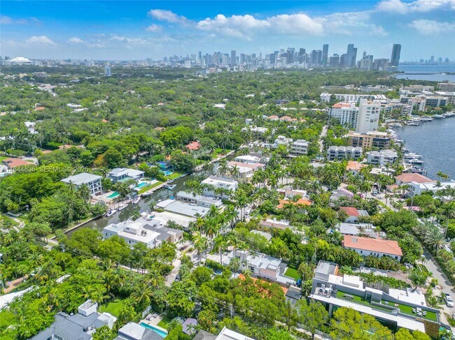 Building Photo - 1826 Fairhaven Pl