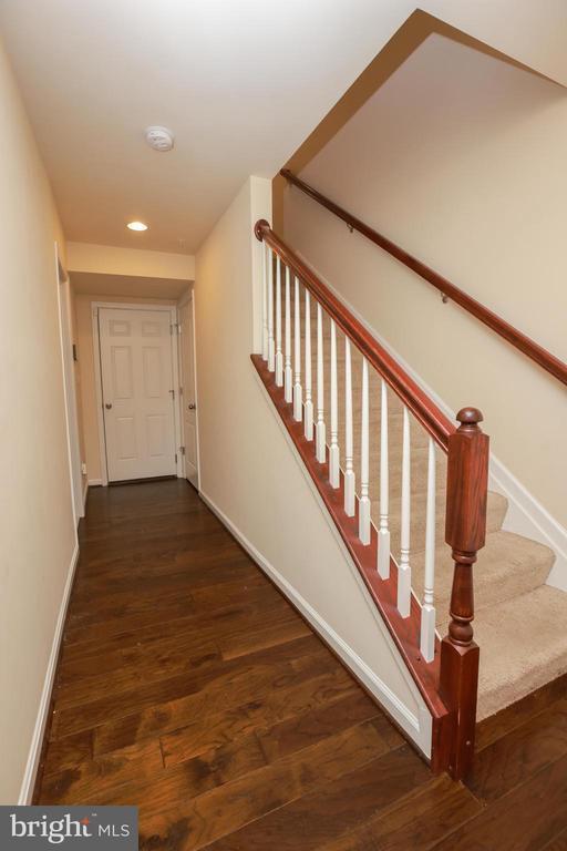 Building Photo - 7954 Blue Stream Dr