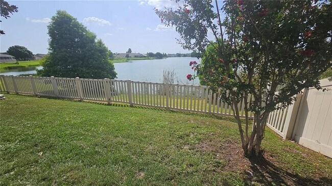 Building Photo - 2528 Ladoga Dr