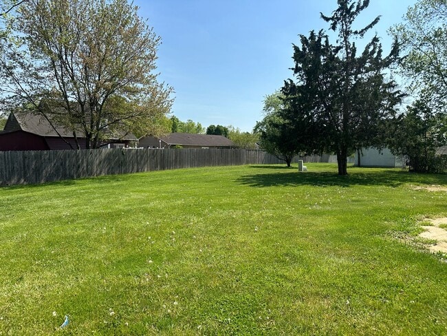 Building Photo - 108 Crystal Lake Ct
