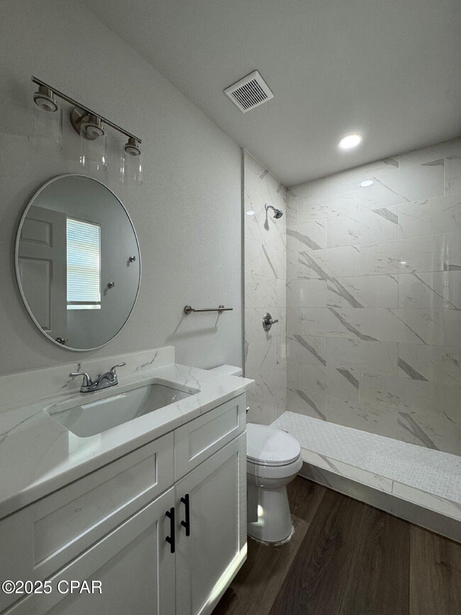 Building Photo - 148 Claire Ave