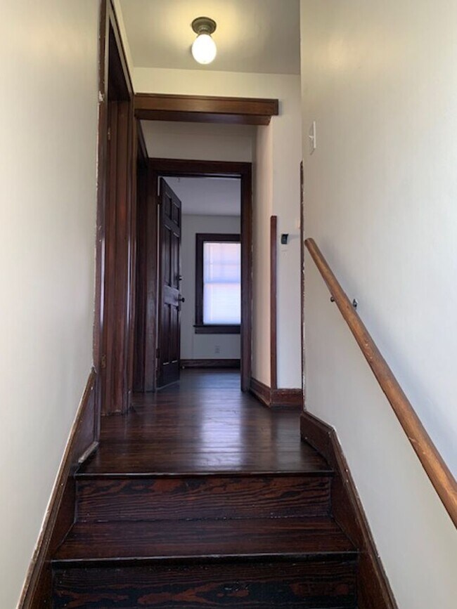 Building Photo - Spacious 5-Bedroom, 2-Bath Home with Class...
