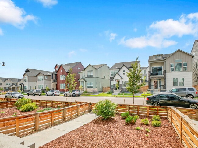 Building Photo - $2,850 - 2 Bed, 2.5 Bath Townhome in Broom...