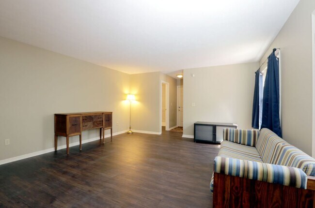 Building Photo - 4391 Archer Rd