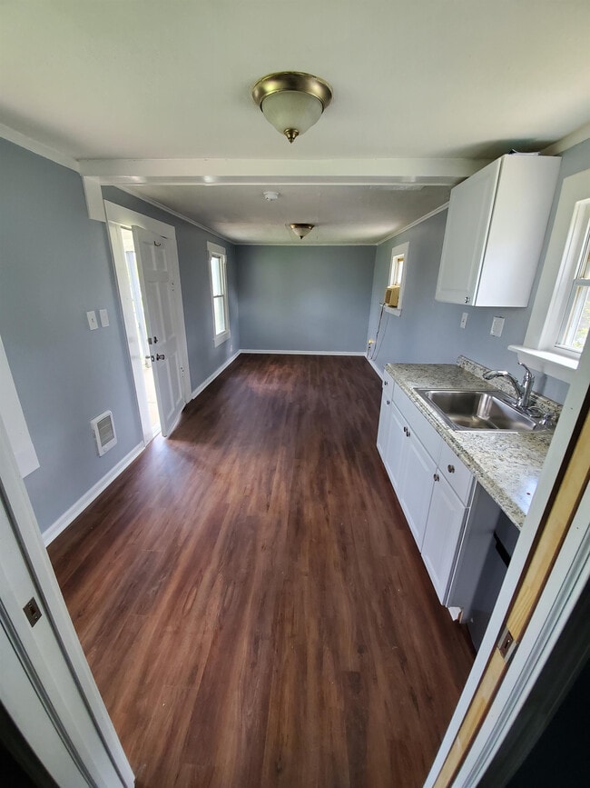 Building Photo - 4501 S 1st St