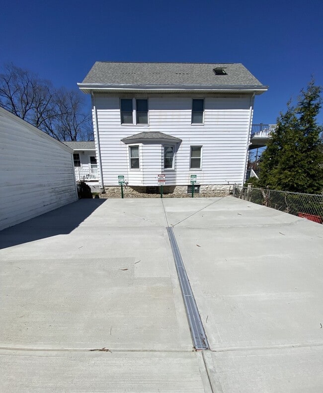 Building Photo - 4417 Ashland Ave