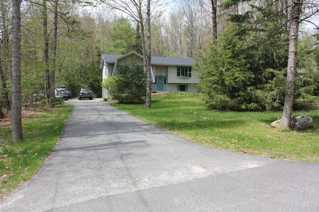 Building Photo - 3 Heritage Ln