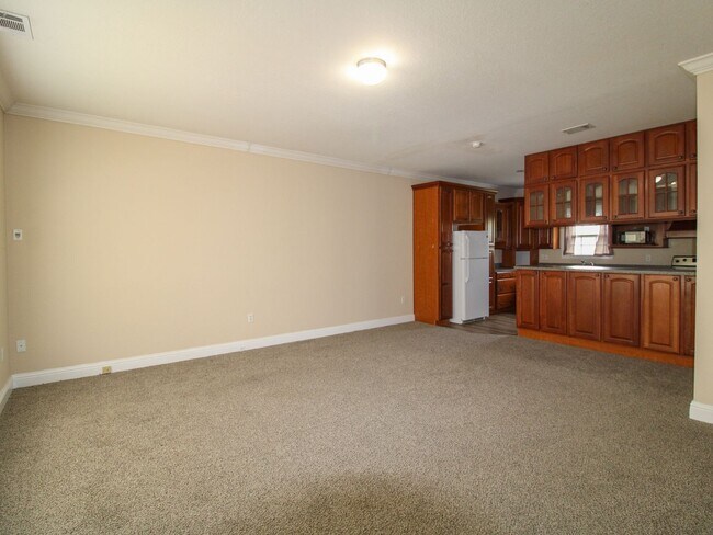 Building Photo - Charming Townhome Close to Downtown Pulaski