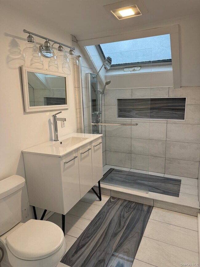 Building Photo - 270 North St