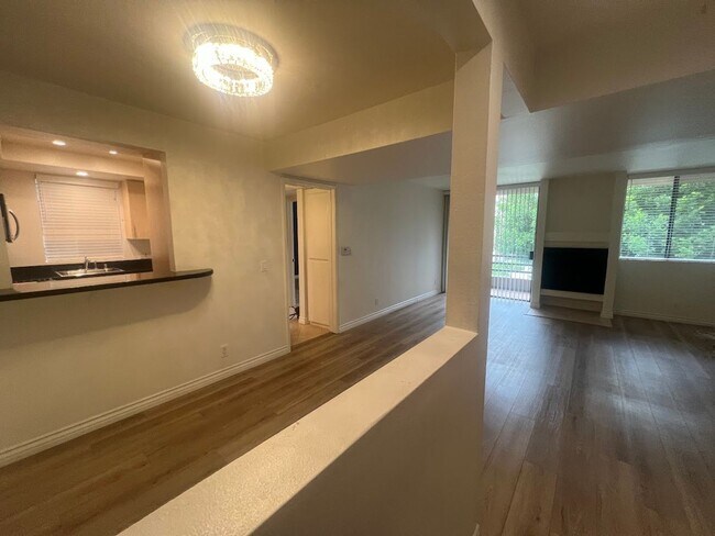 Building Photo - Spacious 2 Bedroom, 2 Bathroom, Canoga Park Condominium for Lease!