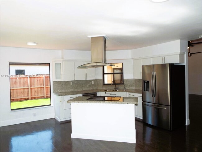 Building Photo - 422 SW 88th Pl