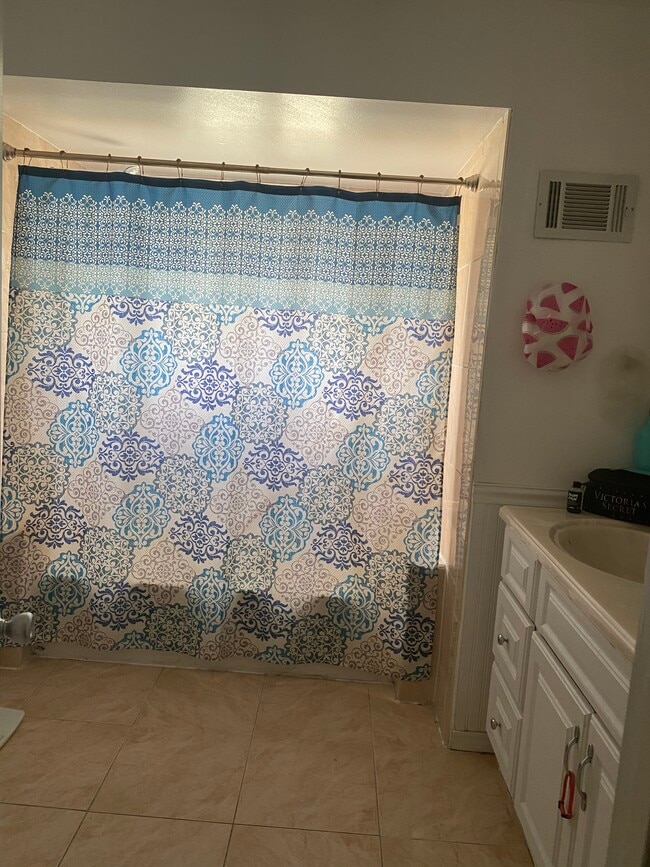 Building Photo - 89 Ada Dr