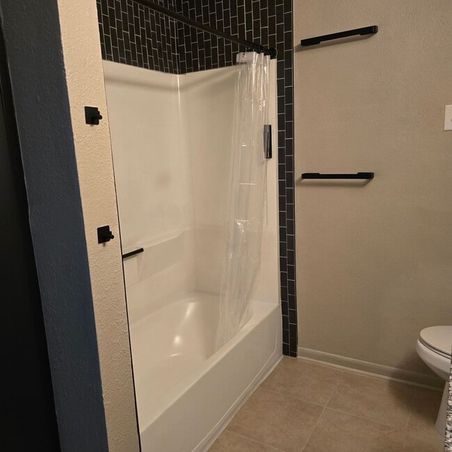 Building Photo - 5367 Wonder Dr