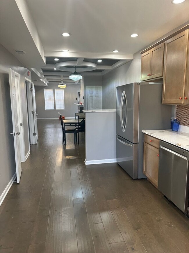 Building Photo - Beautiful, Spacious, Single Family Home fo...