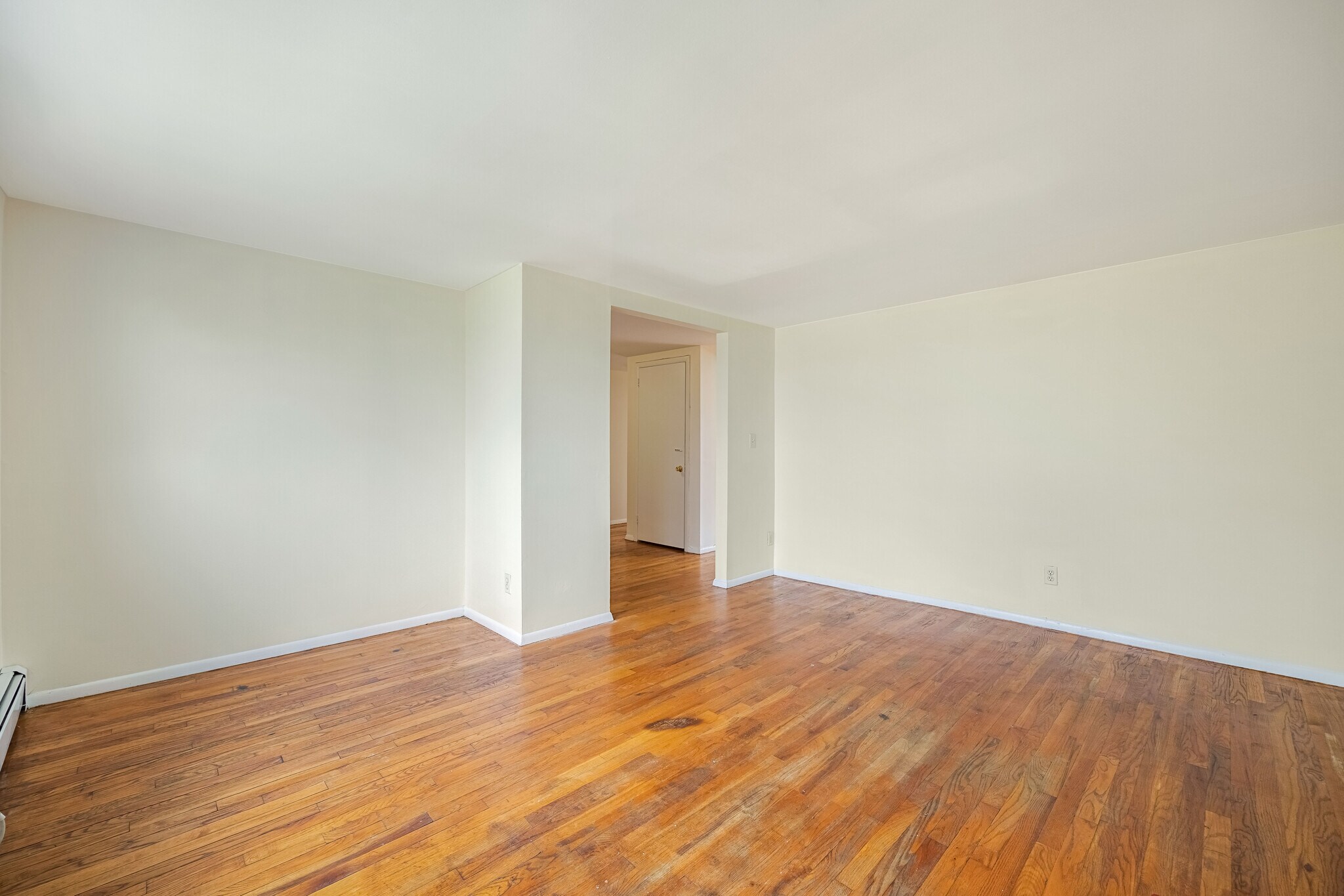 Building Photo - 335 10th St